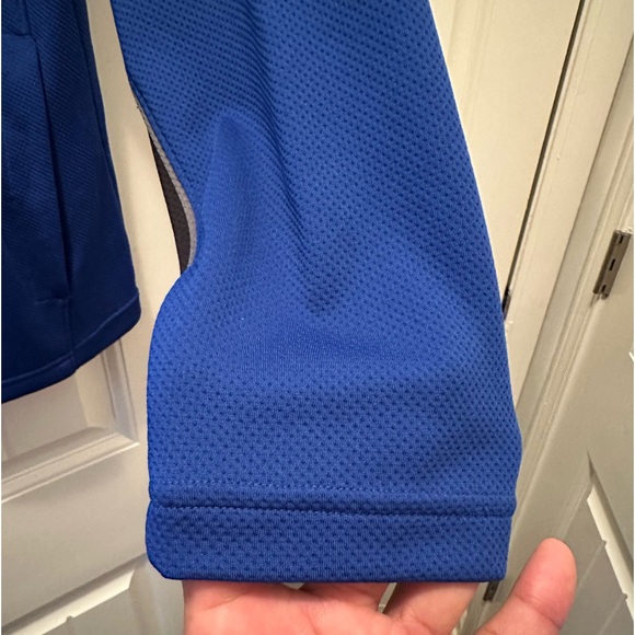 Used Under Armour long sleeve top - Picture 2 of 7